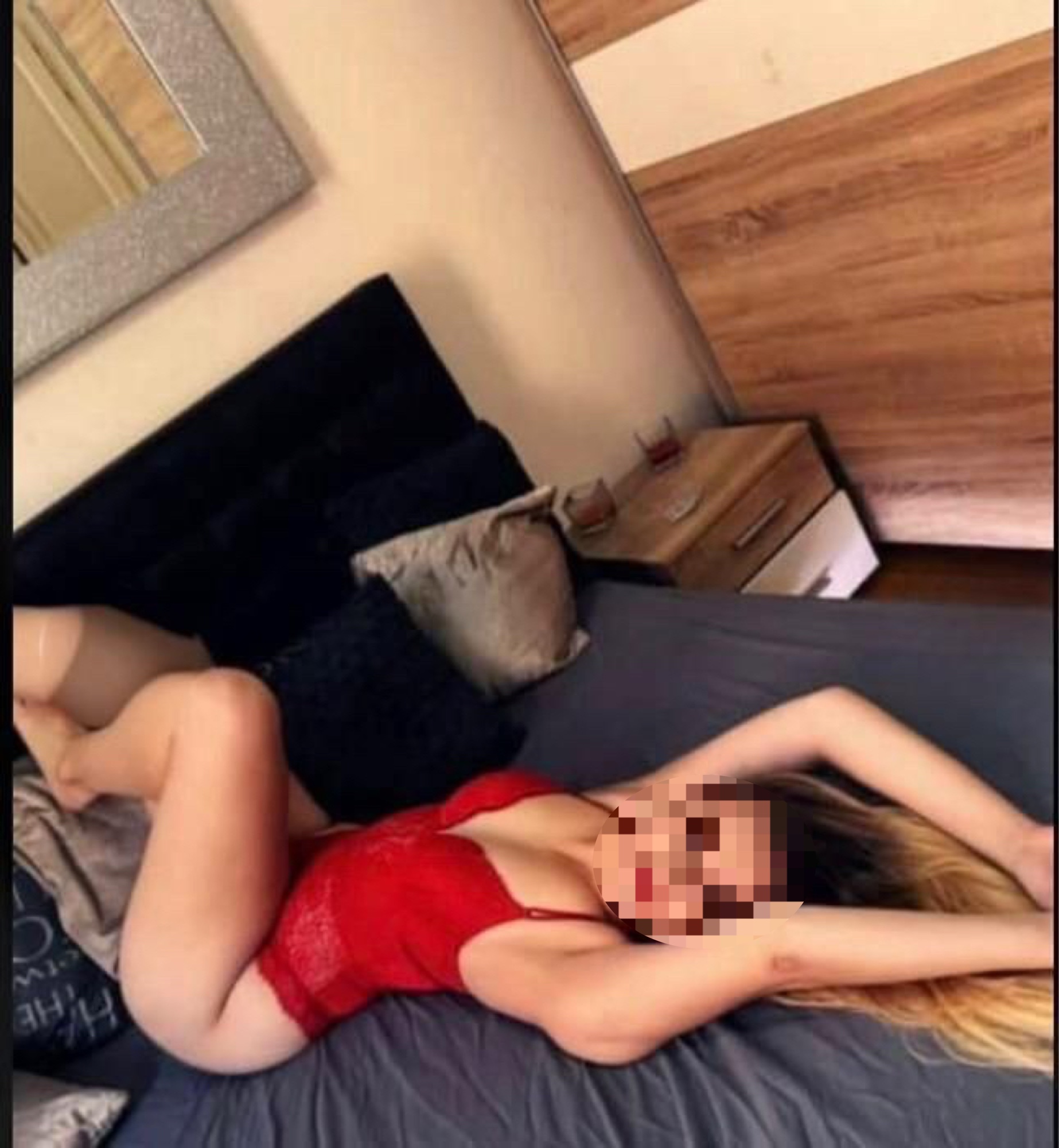 Elizabeth, 22, Prague escort companion — 4